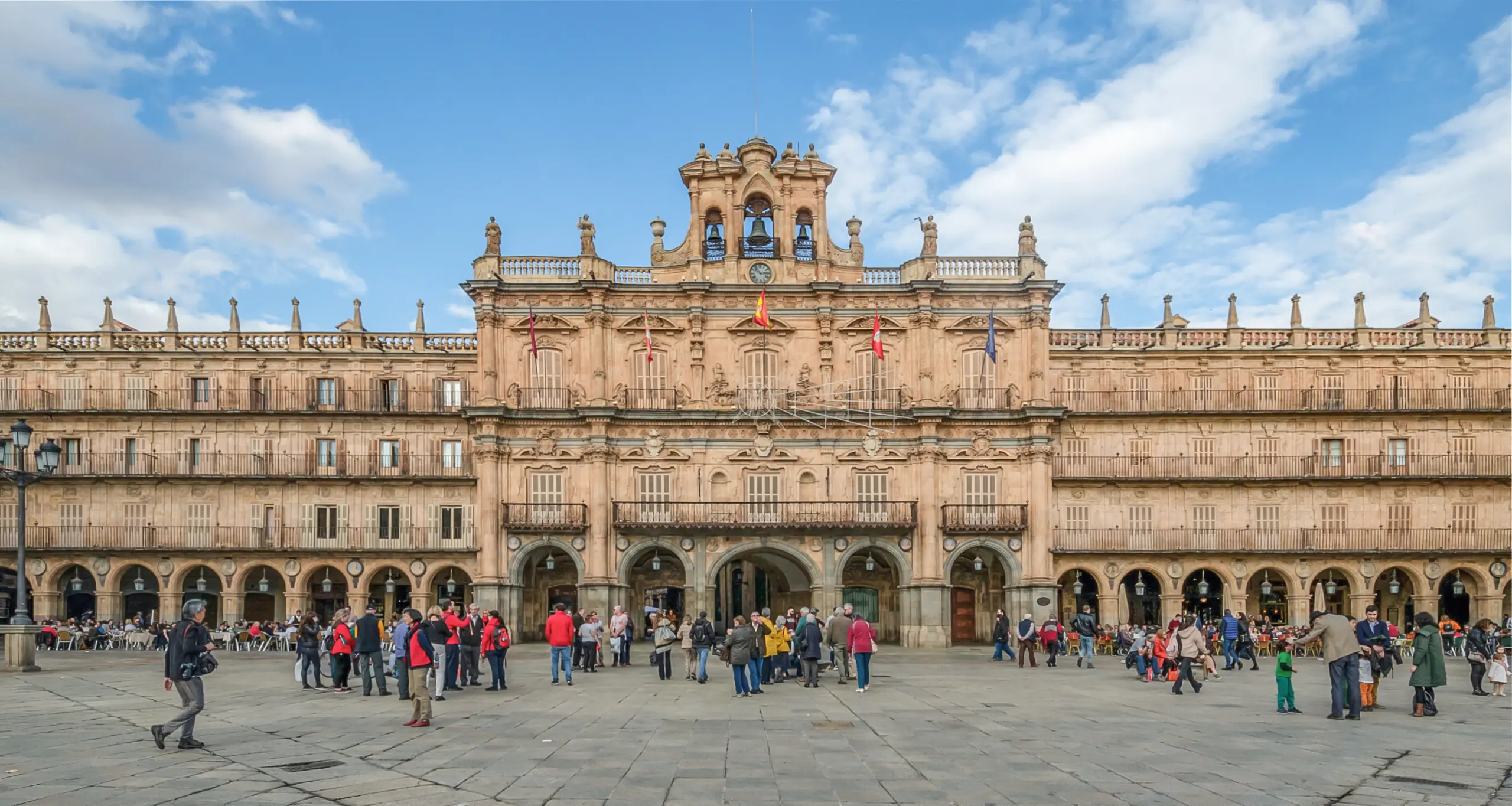 Qué ver en Salamanca: 10 imprescindibles dorados que te enamorarán 1 Plaza Mayor de Salamanca