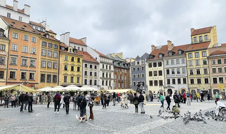 Qué ver en Varsovia: el fénix de Europa que humilla a las capitales caras con sus secretos ‘low-cost’ 9 Varsovia
