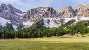 El pueblo de montaña que sirvió de medicina para la mente de Pablo Picasso: un paraíso anticrisis a 1.400 metros de altitud