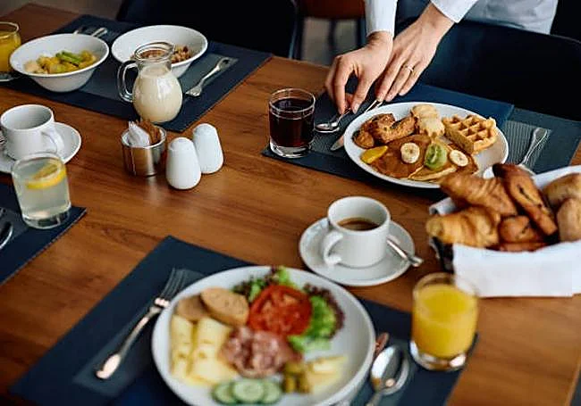 Un desayuno de un buffet. 