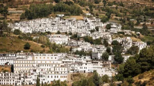 Qué ver en la Alpujarra Granadina: pueblos blancos, senderos y sabores únicos