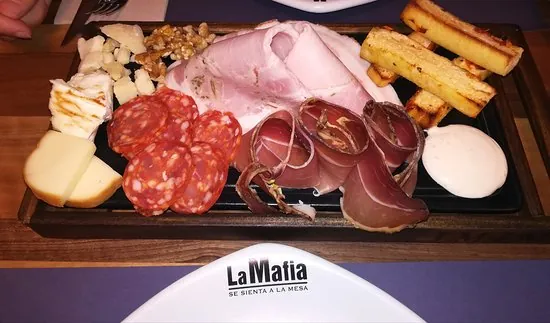 La Mafia Se Sienta a La Mesa – Huelva: Sabores italianos en el corazón de Huelva