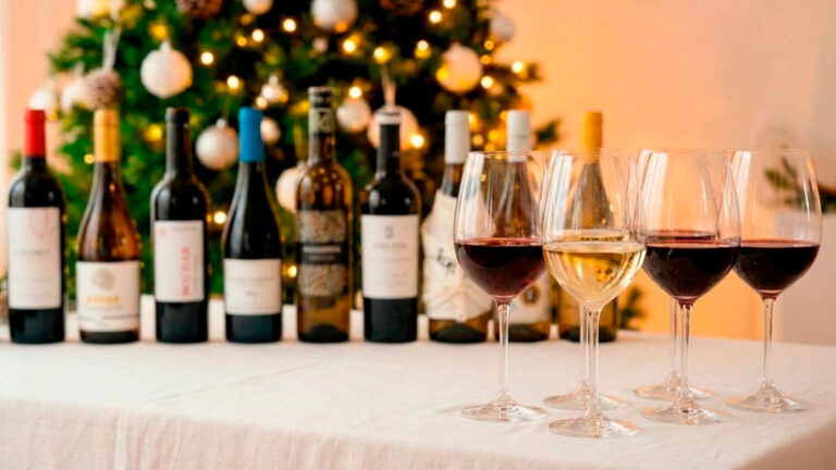 Qué vino servir en cada momento de la cena de Navidad: la lista definitiva de expertos 2 mejores vinos navidad 2025
