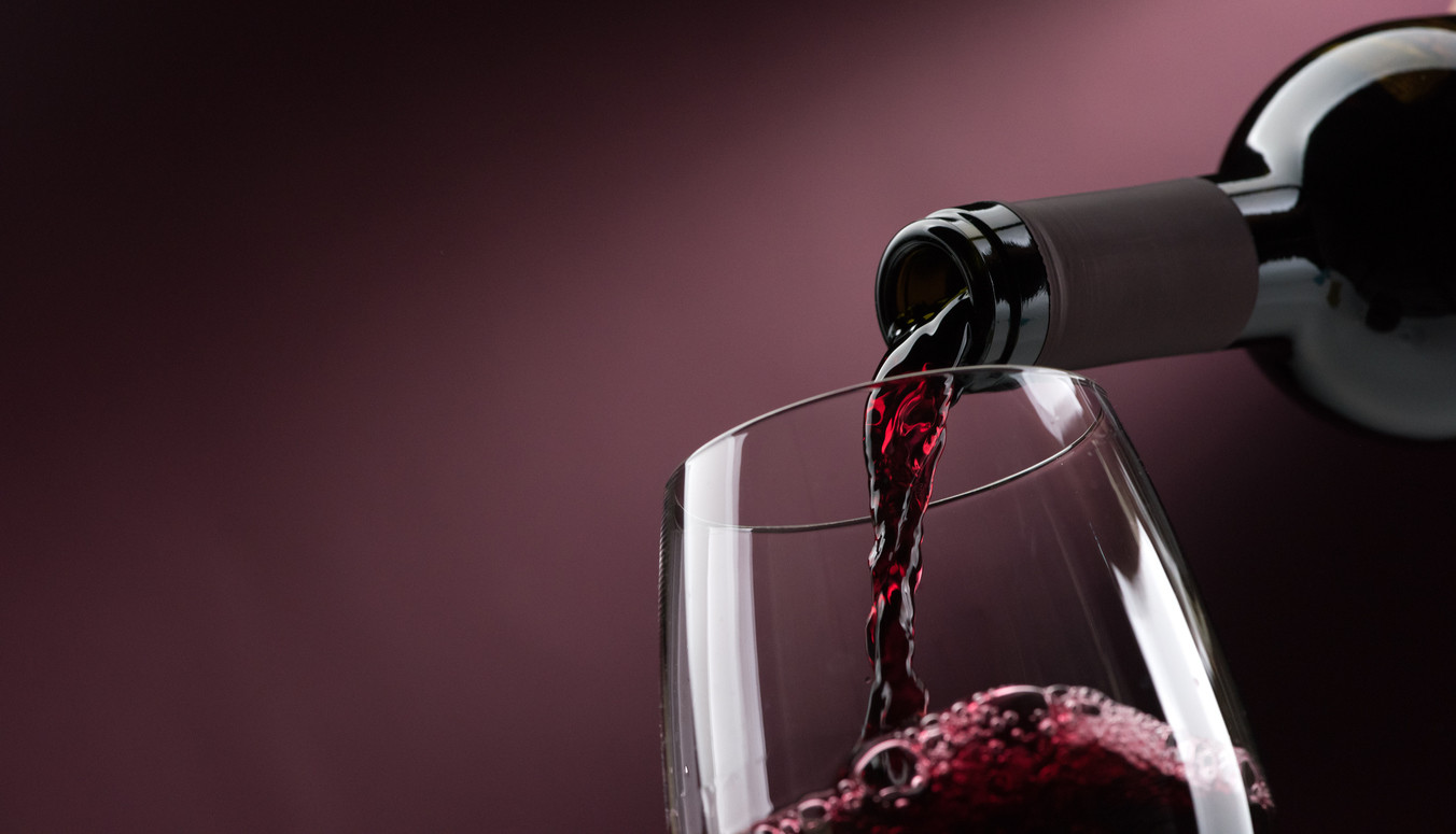 Ni vino tinto ni vino blanco: el mejor maridaje para el cocido es un vino de crianza que resalte sus sabores tradicionales 1 Ni vino tinto ni vino blanco: el mejor maridaje para el cocido es un vino de crianza que resalte sus sabores tradicionales