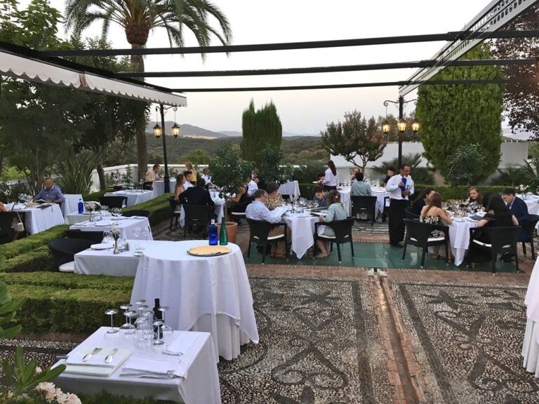 Barcello La Bobadilla: Un rincón asiático en Loja que encandila 51 terrace of the el cortijo
