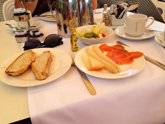 Doma Restaurant: Sabor mediterráneo en el corazón de Bilbao 16 un gran desayuno