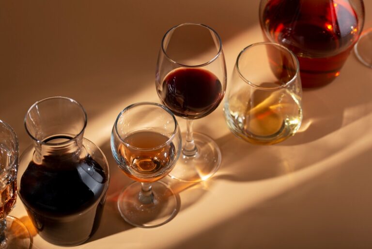 Del sur de España al mundo: cómo el Jerez conquistó siglos de historia y paladares internacionales 14 vino jerez
