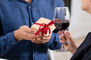 Este tinto joven de Ribera del Duero es el maridaje perfecto para una cena romántica 8 vino san valentin