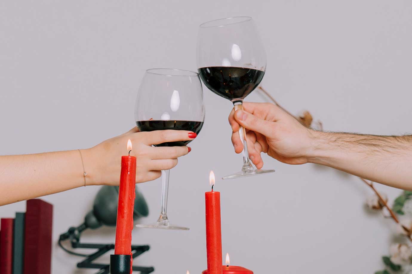 Este tinto con 18 meses en barrica es el maridaje perfecto para una cena romántica de San Valentín 1 vino san valentin