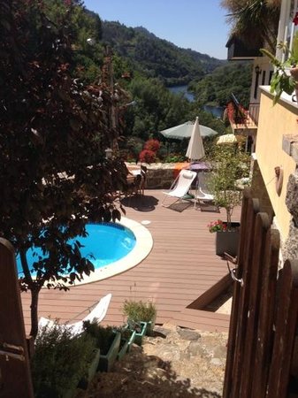 O Remanso dos Patos: Un rincón encantador de gastronomía francesa en Nogueira de Ramuín 1 vistas desde el comedor